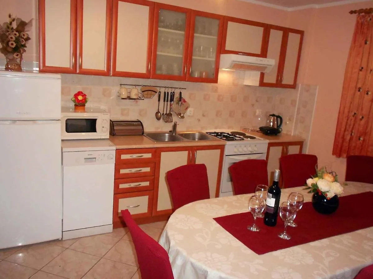 Holiday Home In Muntic/Istrien 10956 クロアチア
